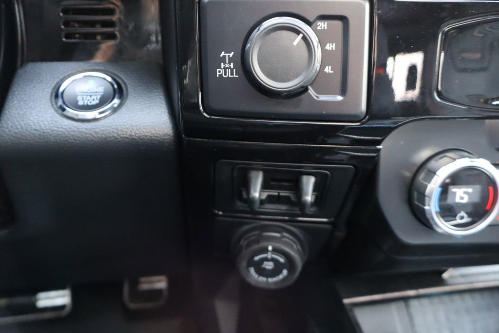 Used 2022 Ford F250 Lariat w/ Lariat Ultimate Package AWD/4WD image 32