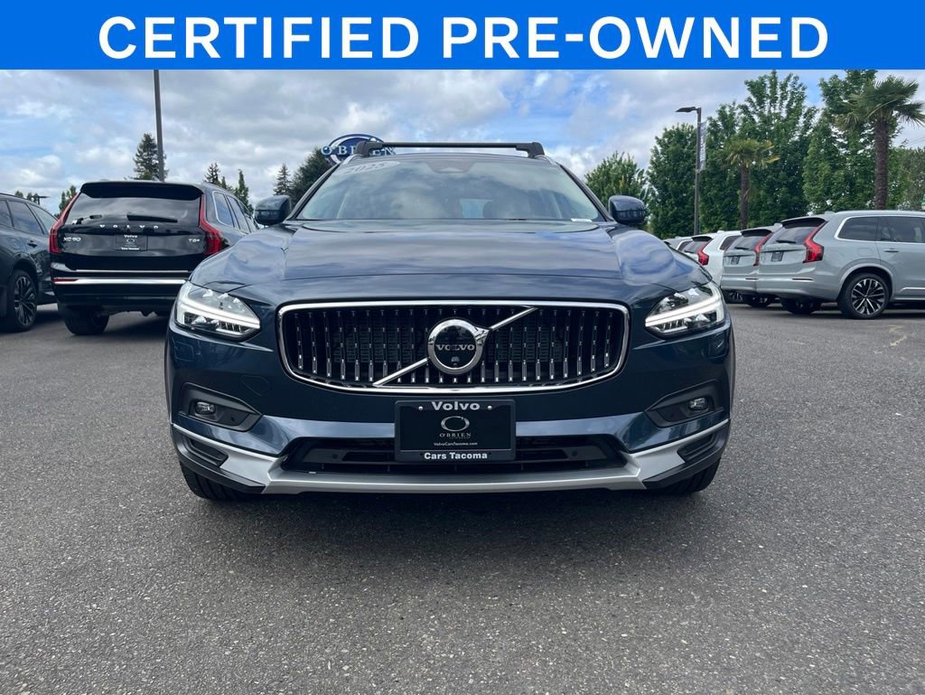Certified 2025 Volvo V90 B6 Cross Country Plus AWD/4WD image 9
