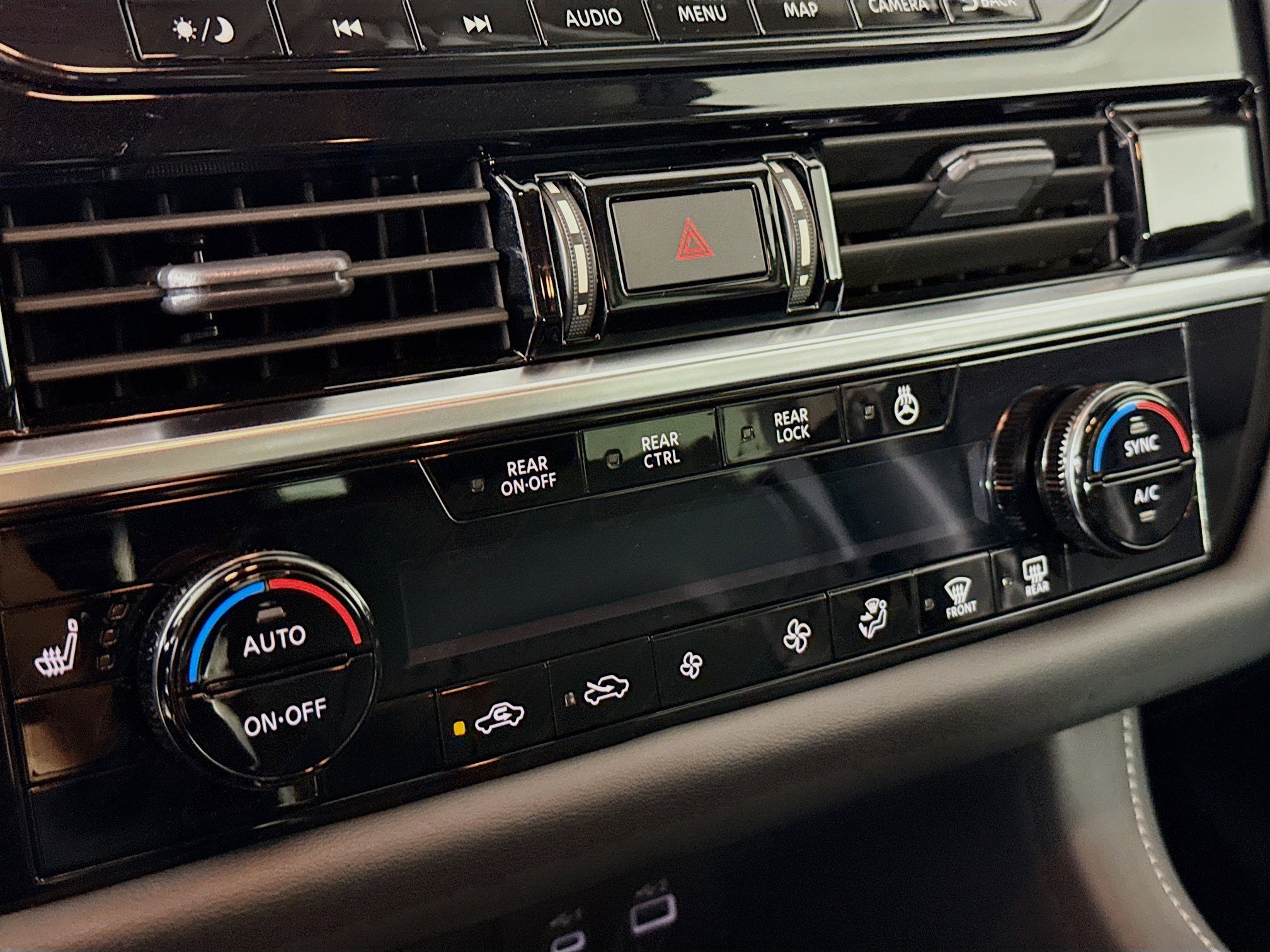 Used 2023 Nissan Pathfinder SL w/ SL Premium Package image 19