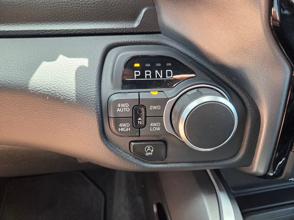 Used 2025 RAM 1500 Big Horn AWD/4WD image 31