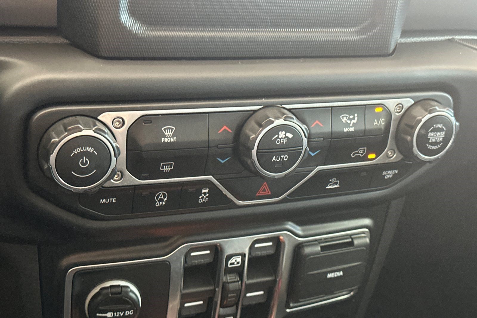Used 2021 Jeep Wrangler Unlimited Sport AWD/4WD image 25