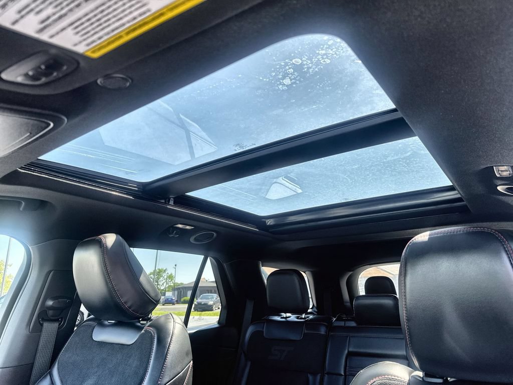 Used 2025 Ford Explorer ST AWD/4WD image 22