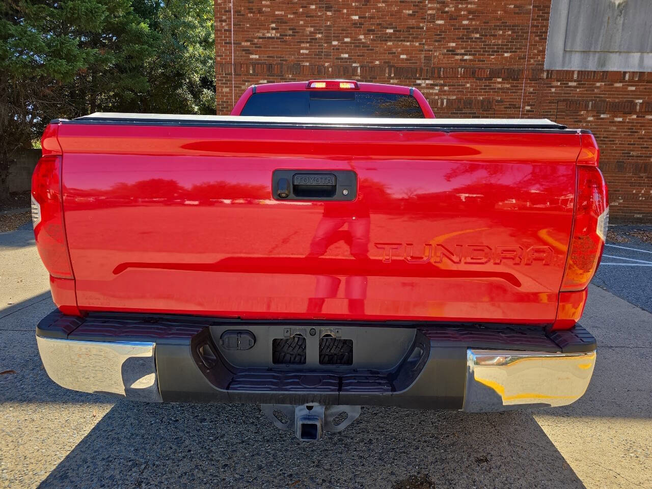 Used 2015 Toyota Tundra SR5 w/ TRD Off Road Package image 4