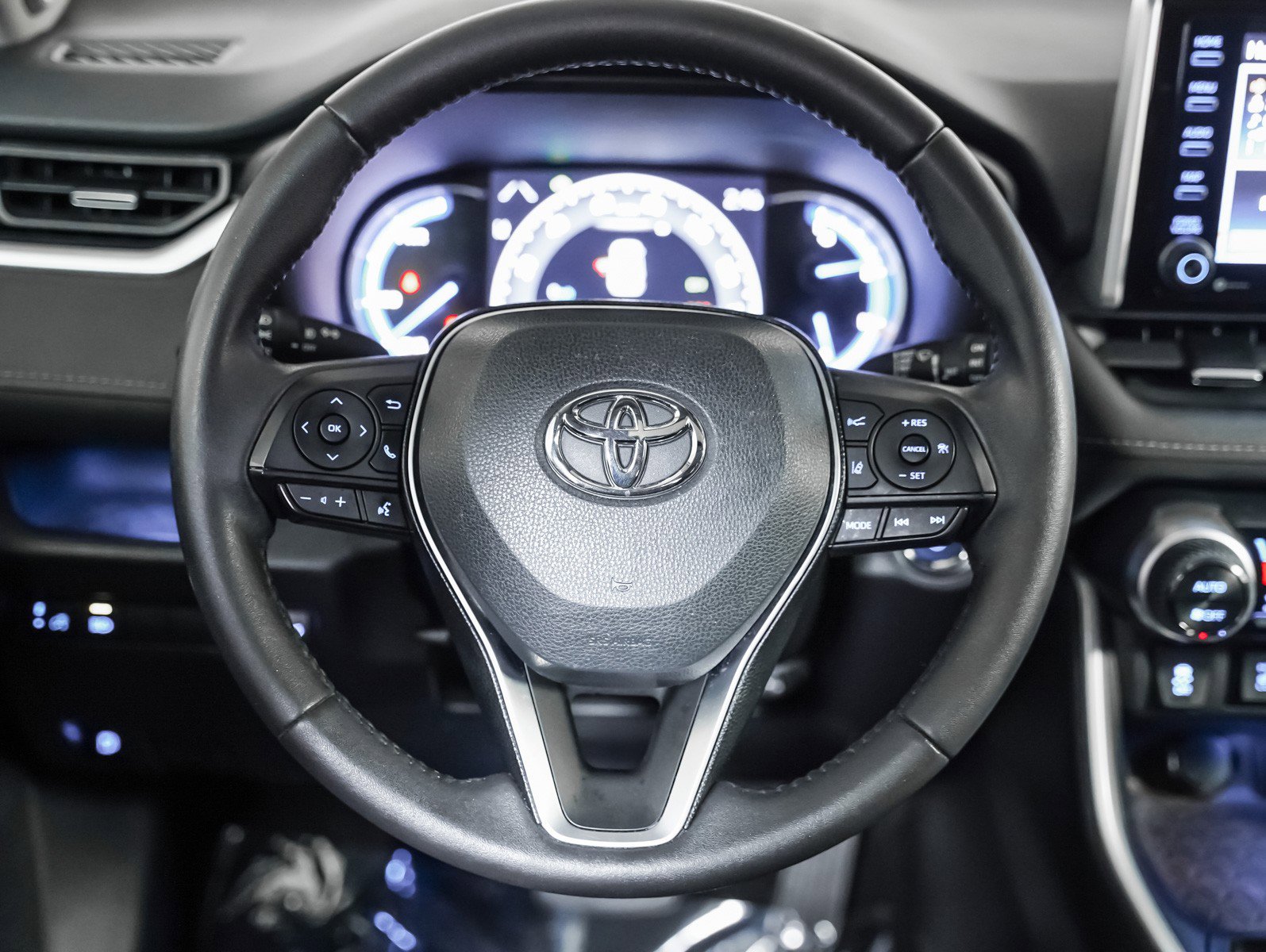 Used 2021 Toyota RAV4 Limited image 15