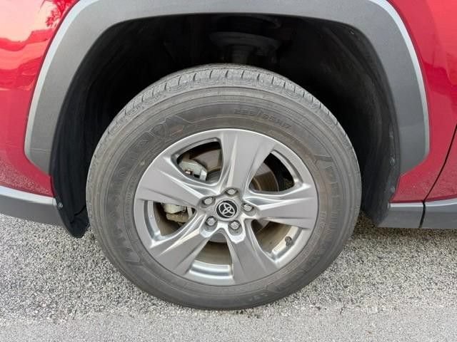 Certified 2023 Toyota RAV4 LE AWD/4WD image 4
