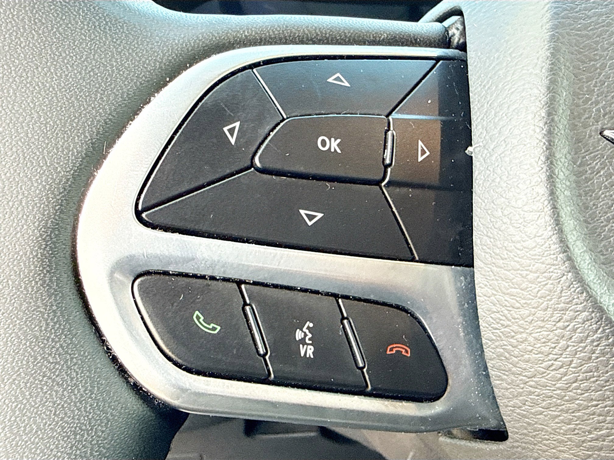Used 2025 Chrysler Pacifica Select FWD image 35