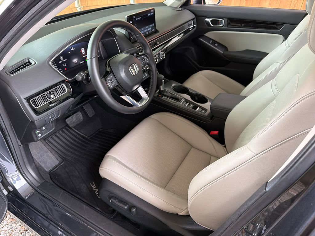 Used 2024 Honda Civic Touring image 2