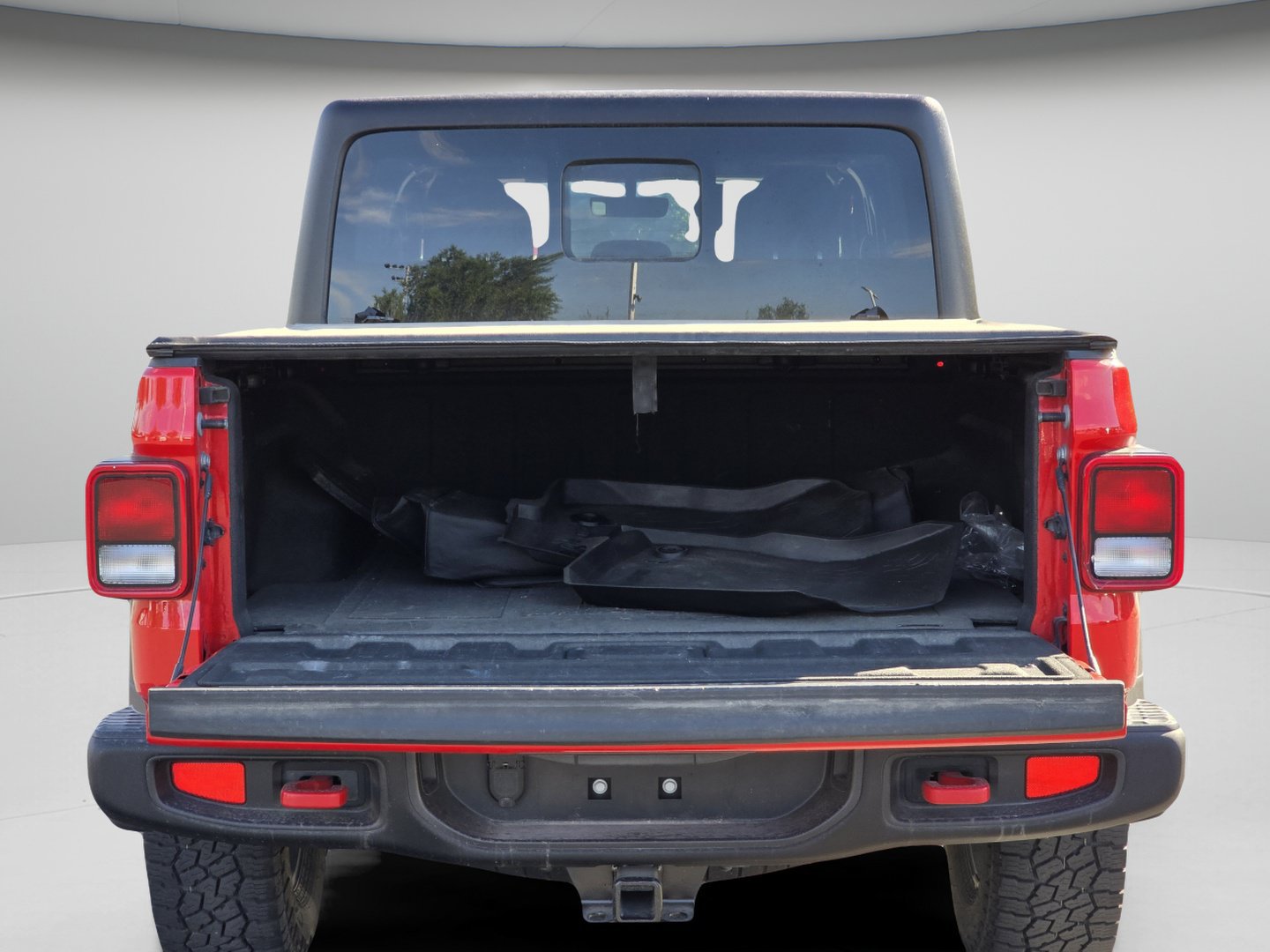 Used 2022 Jeep Gladiator Rubicon w/ Trailer Tow Package AWD/4WD image 21