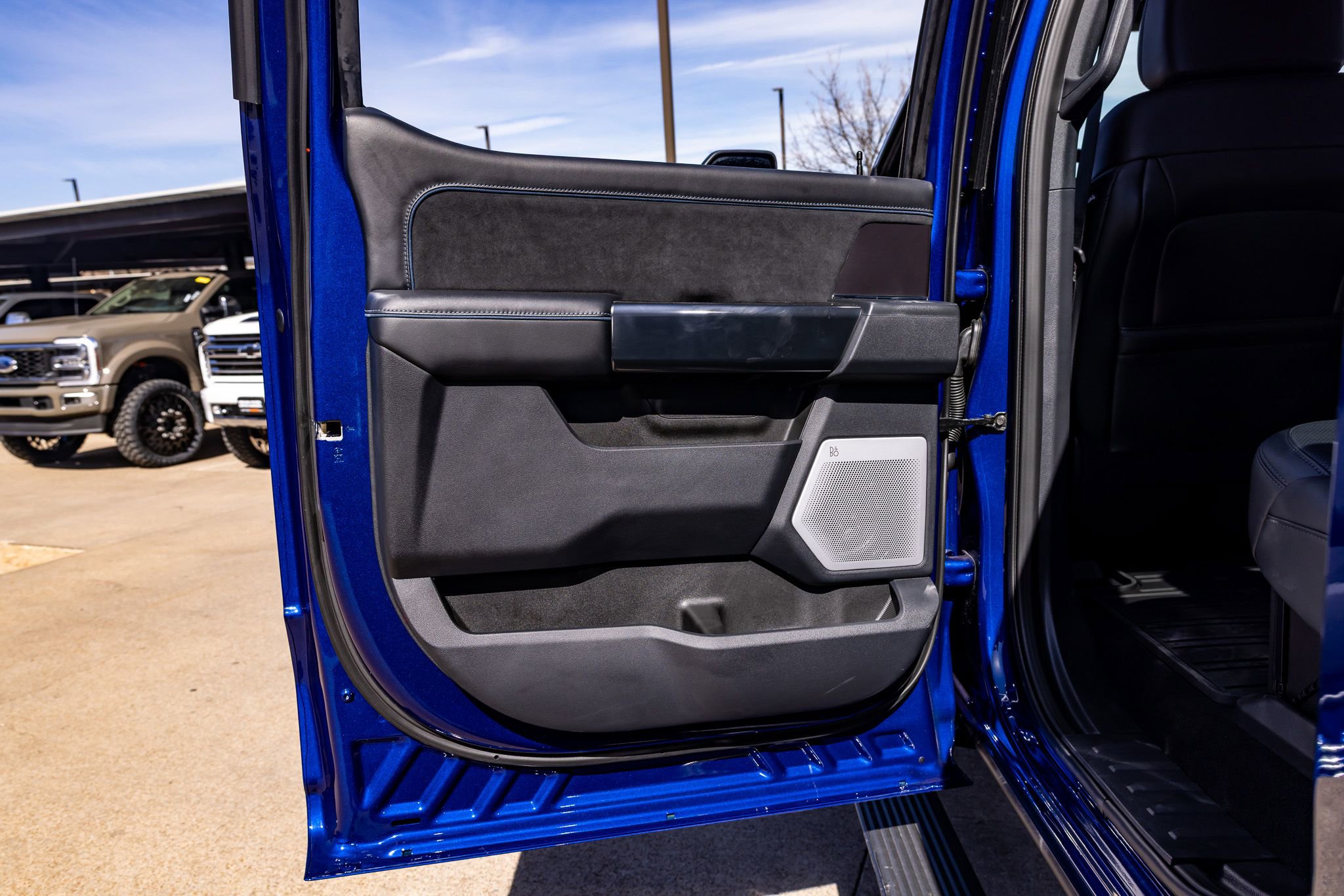 Used 2026 Ford F450 Platinum w/ FX4 Off-Road Package image 38