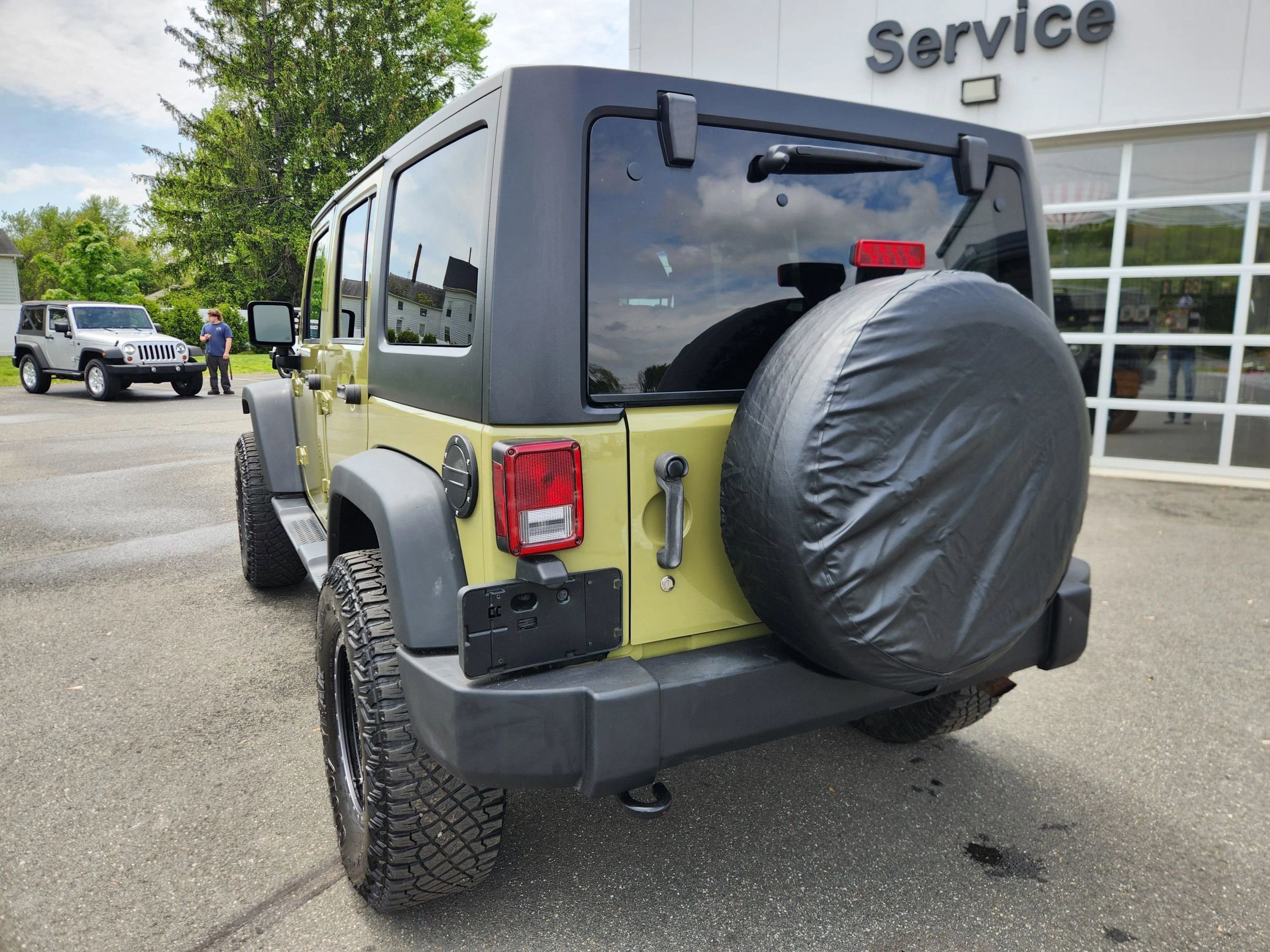 Used 2013 Jeep Wrangler Unlimited Sport AWD/4WD image 13