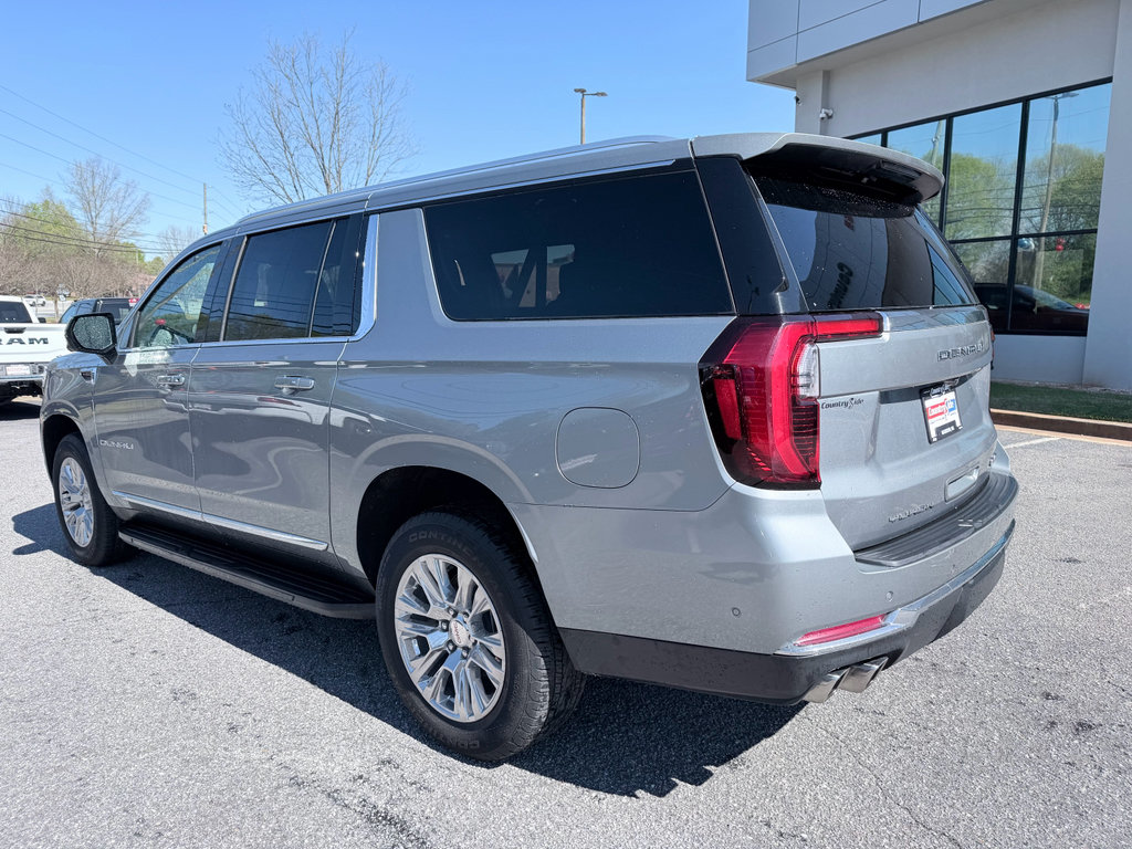 Used 2025 GMC Yukon XL Denali RWD image 7