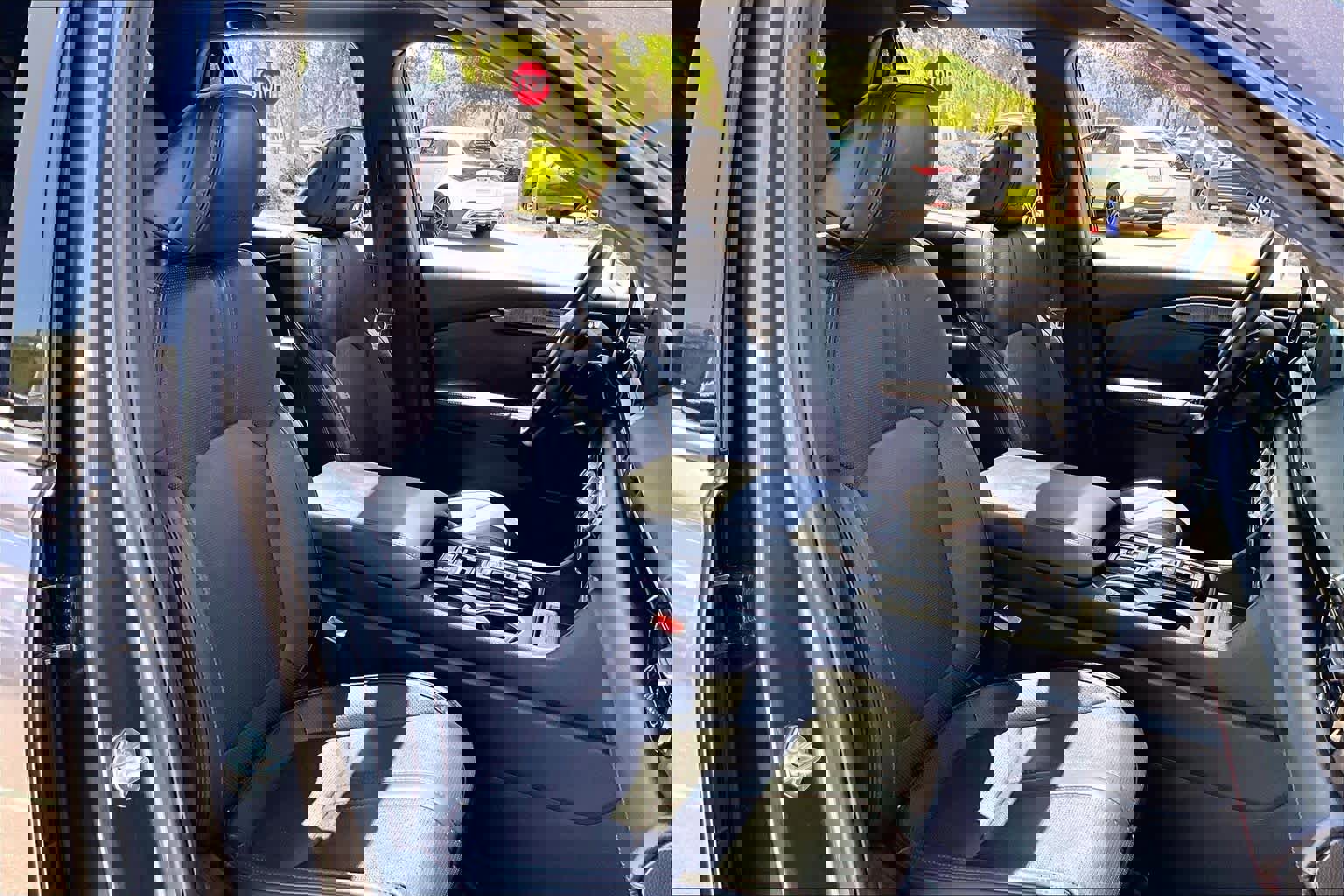 Used 2025 Honda Pilot Black Edition image 9