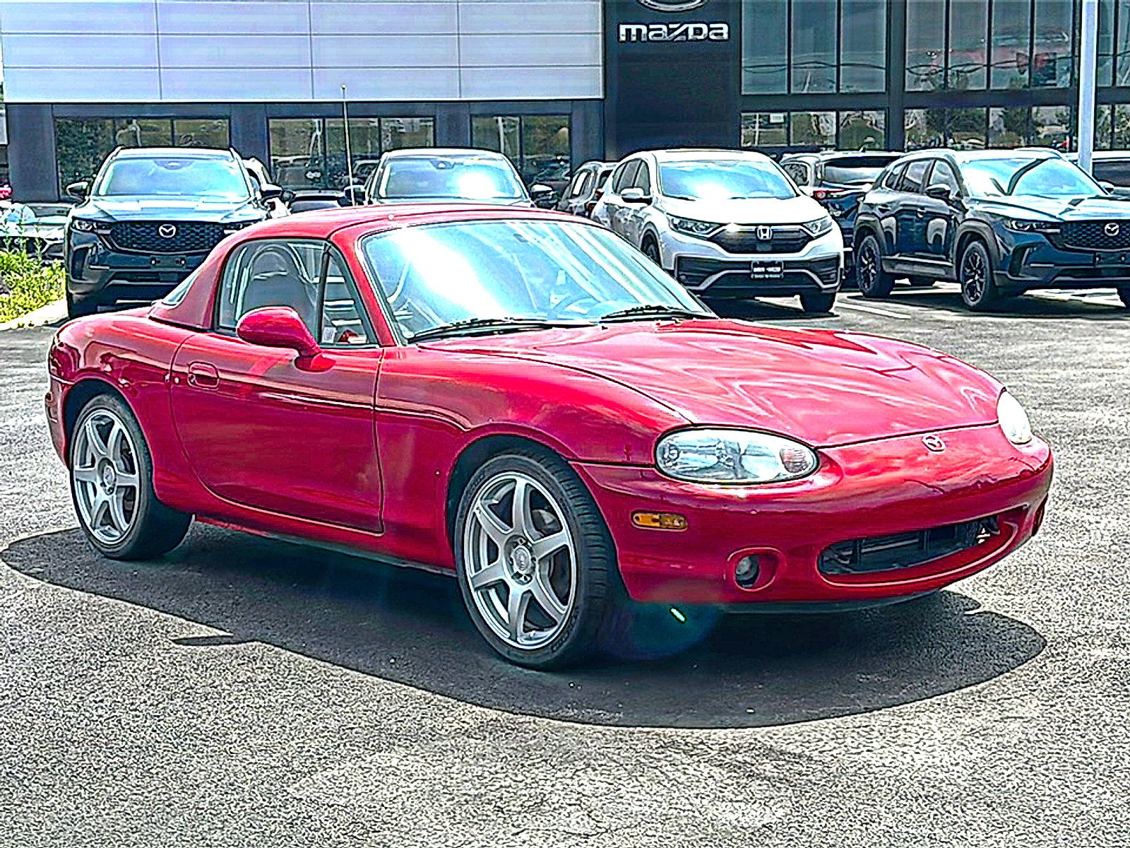 Used 1999 MAZDA MX-5 Miata Sport RWD image 10