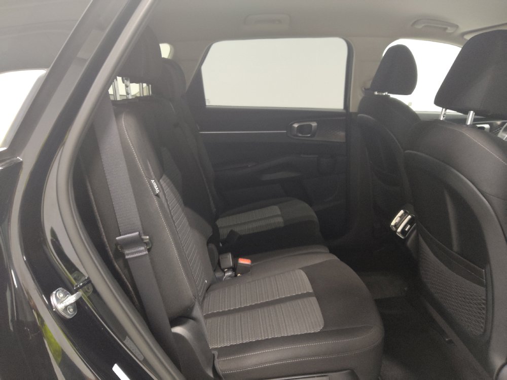 Used 2024 Kia Sorento LX FWD image 19