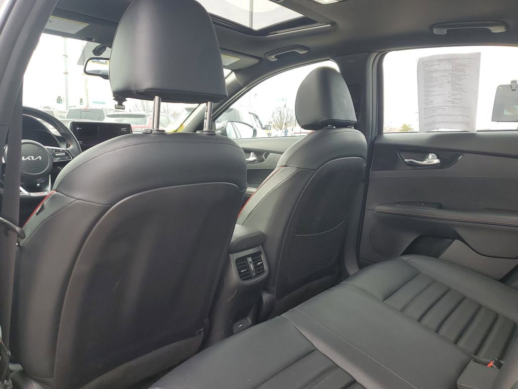 Used 2022 Kia Forte GT image 12