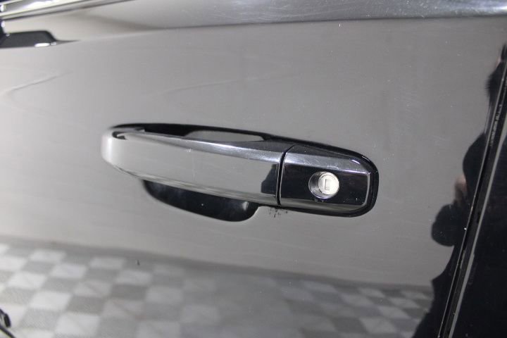 Used 2020 Chevrolet Suburban LT image 20