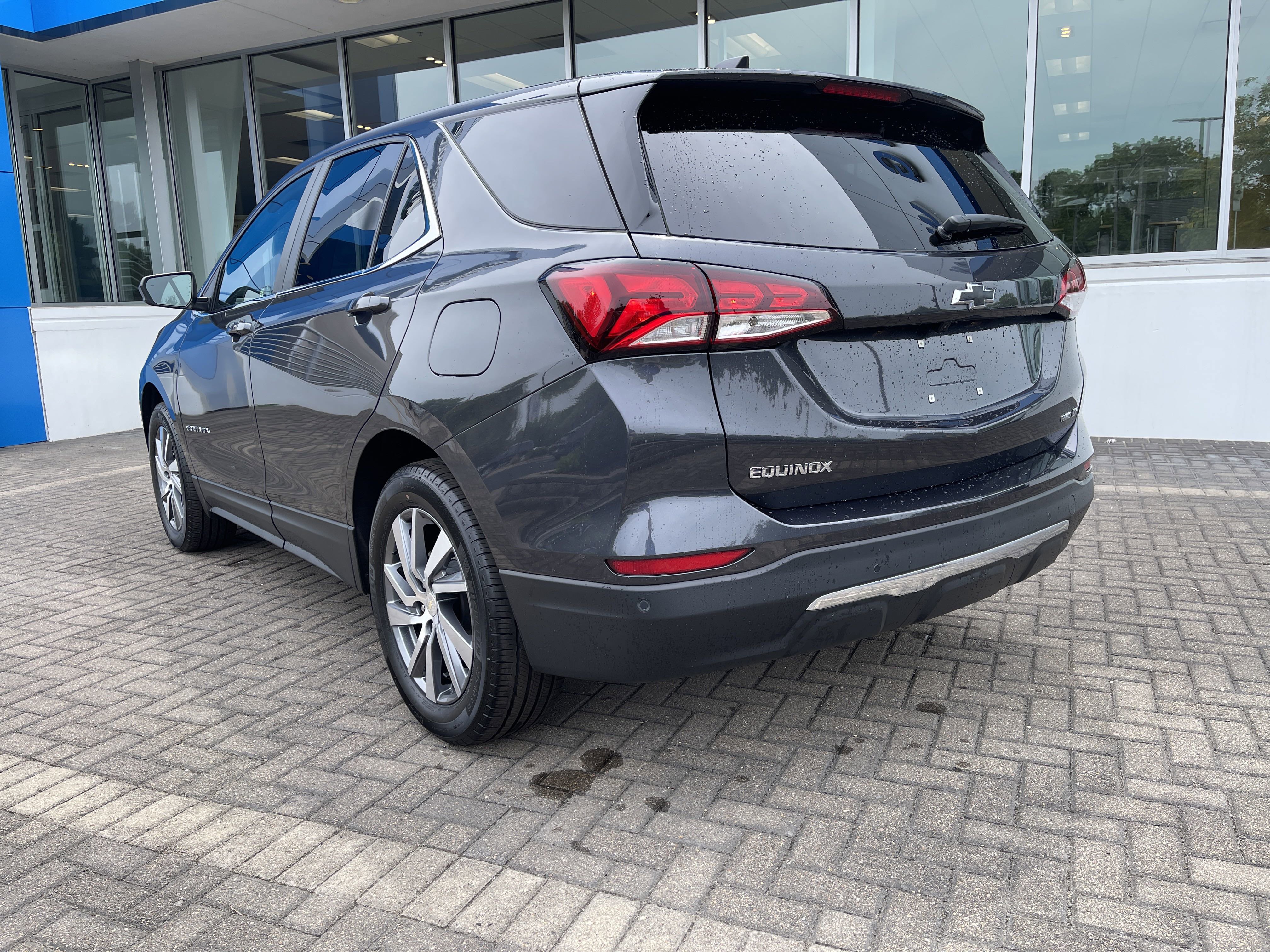 Used 2022 Chevrolet Equinox LT image 3