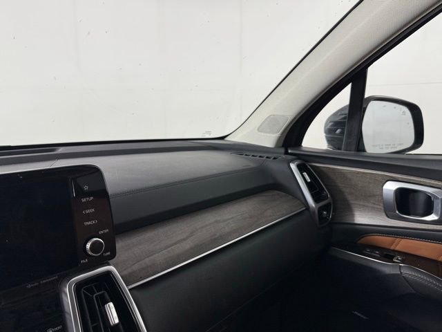 Used 2022 Kia Sorento SX Prestige w/ Rust Color Package image 13