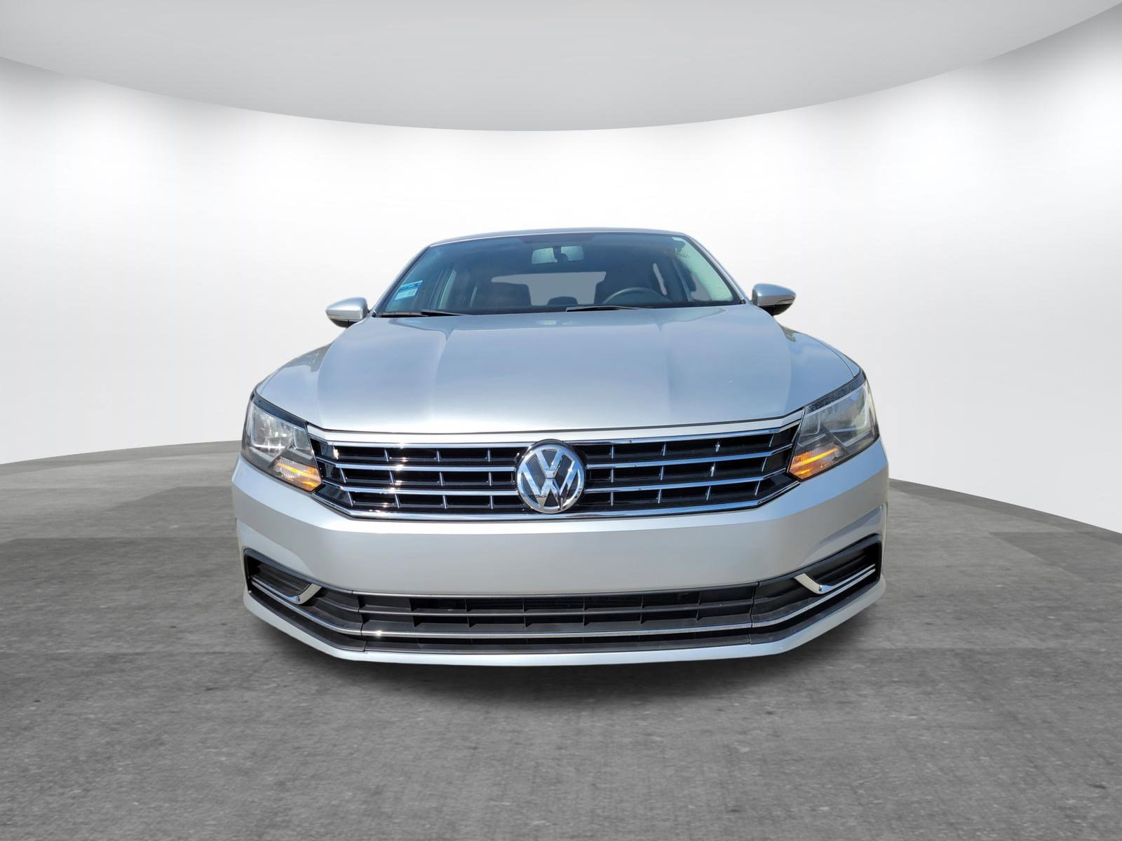 Used 2017 Volkswagen Passat 1.8T S image 15