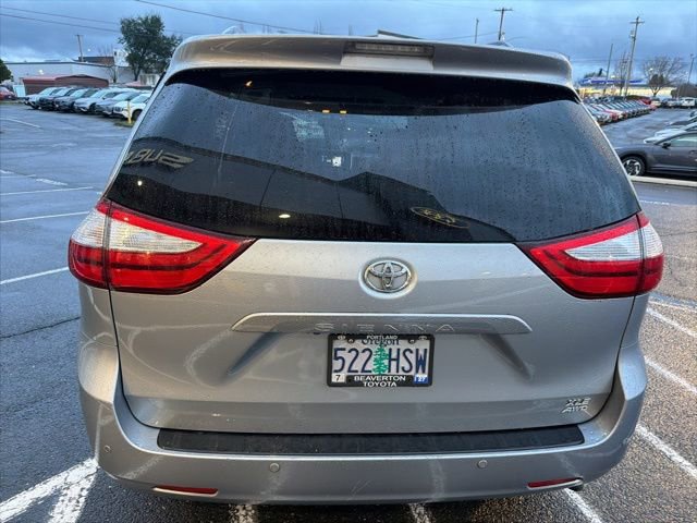 Used 2015 Toyota Sienna XLE w/ XLE Navigation Package image 7