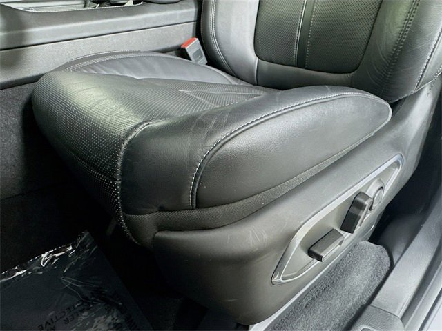 Used 2022 Jeep Wagoneer Series III w/ Flexible Seating Group image 18