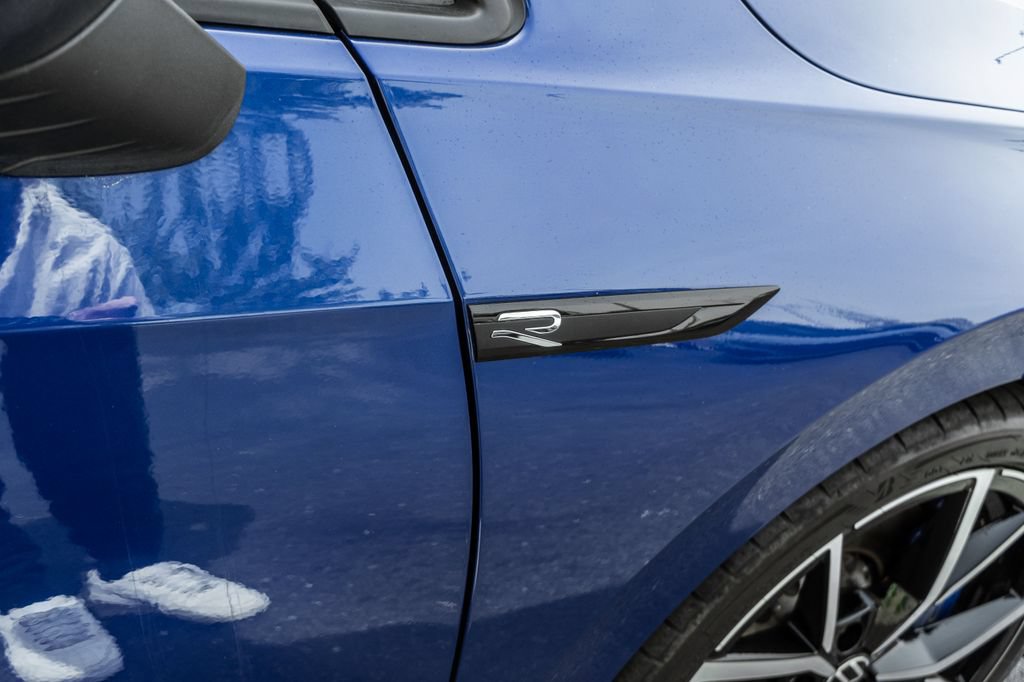 Used 2024 Volkswagen Golf R AWD/4WD image 4