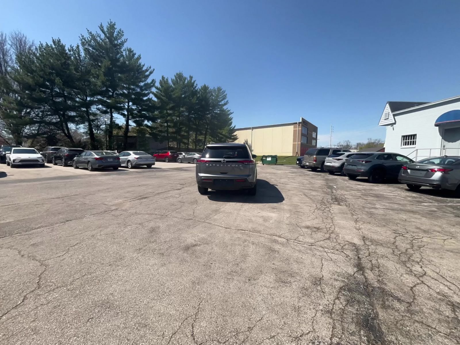 Used 2025 Nissan Pathfinder SV FWD image 16