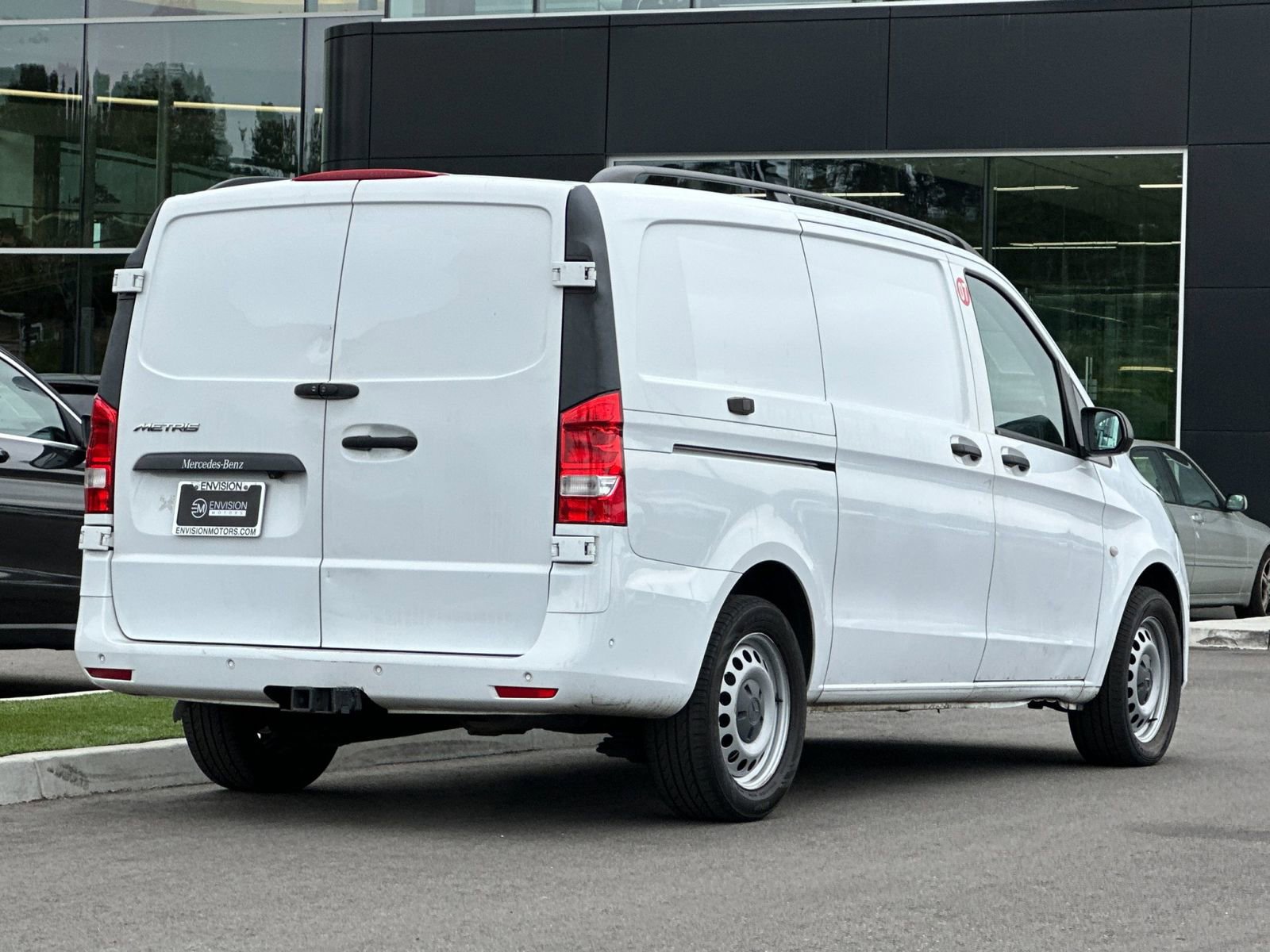 Used 2022 Mercedes-Benz Metris image 3