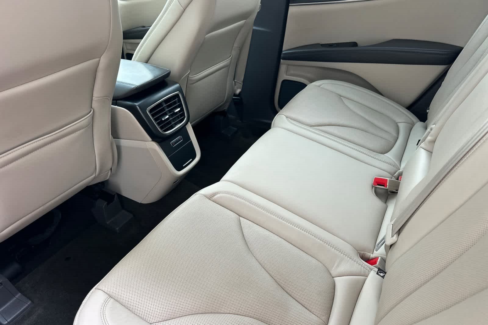 Certified 2020 Lincoln Nautilus Reserve image 4