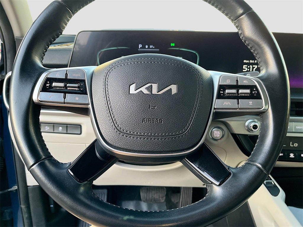 Used 2023 Kia Telluride S image 11