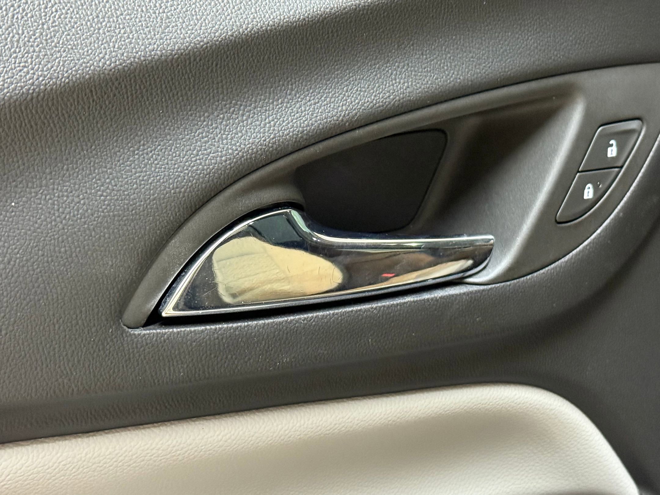 Used 2023 Chevrolet Equinox LS image 13