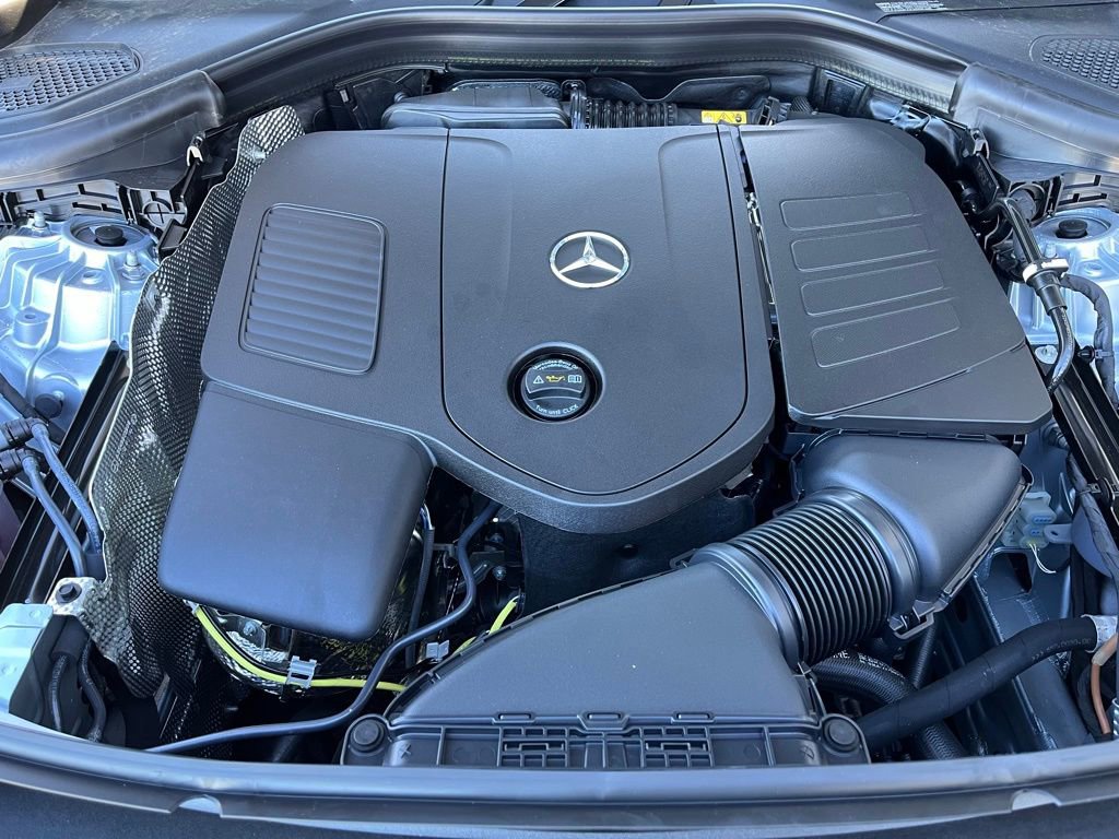 Used 2025 Mercedes-Benz GLC 350e 4MATIC image 12