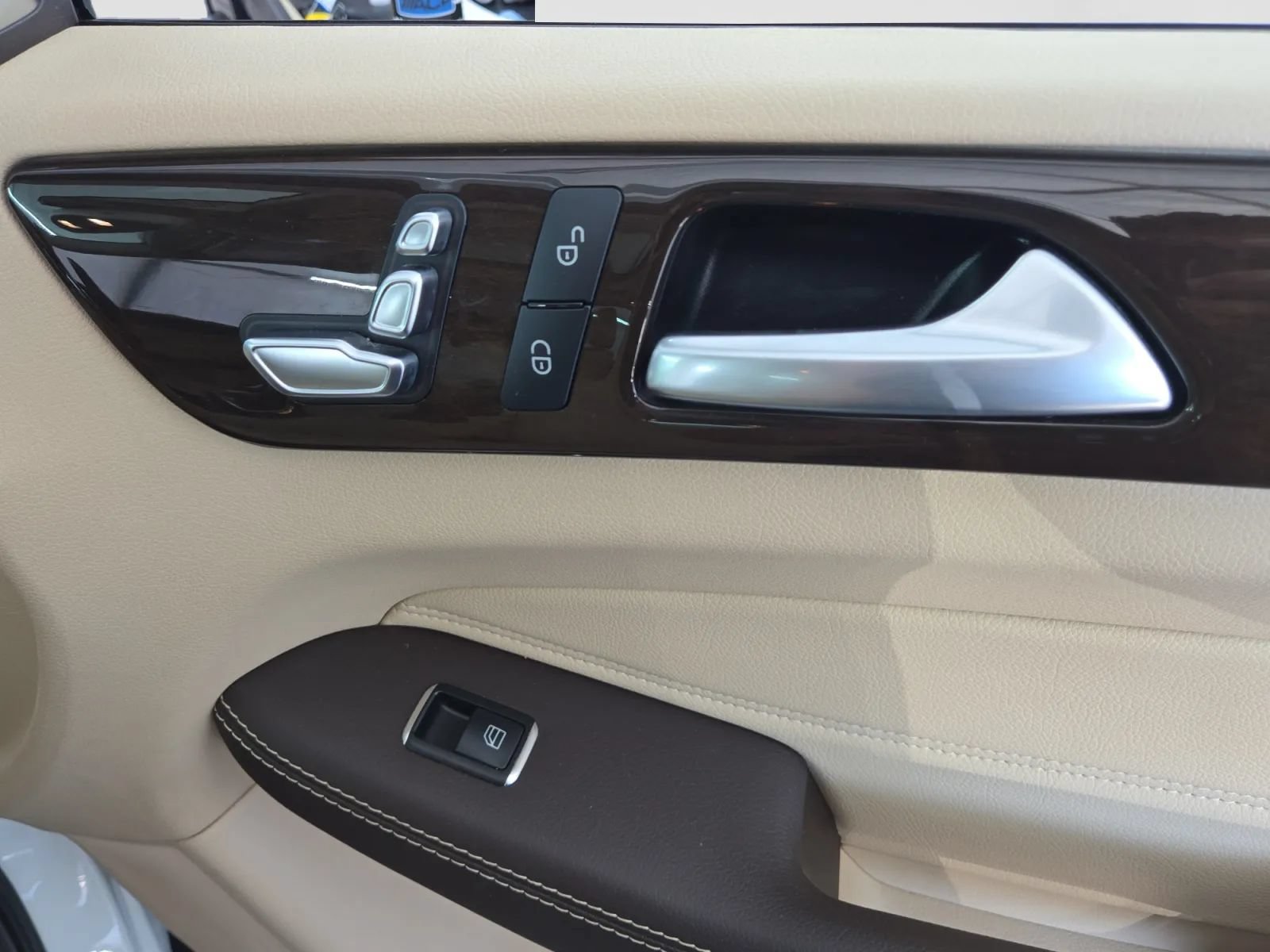 Used 2018 Mercedes-Benz GLE 350 image 32