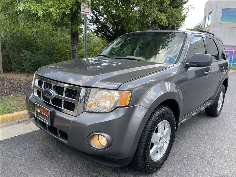 Used 2010 Ford Escape XLT FWD image 1