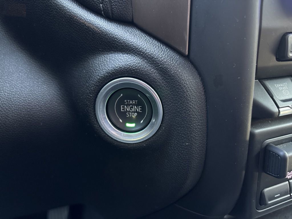 Used 2021 Chevrolet Silverado 3500 High Country image 30