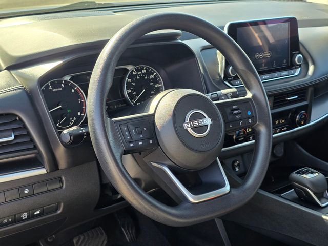 Used 2024 Nissan Rogue SV image 15