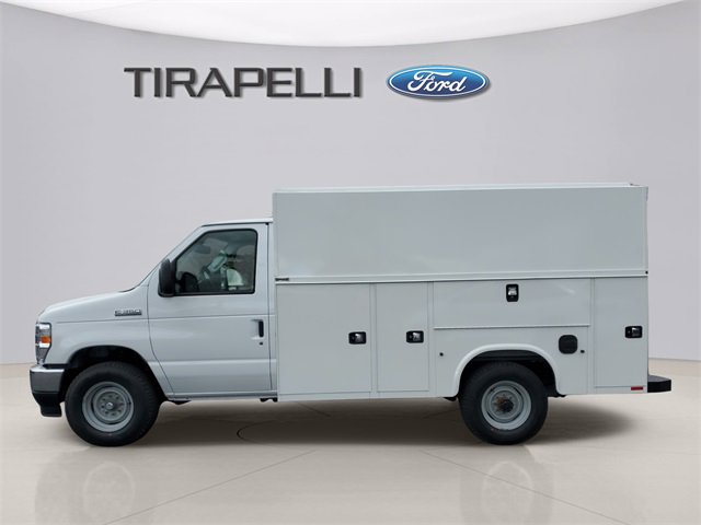 New 2026 Ford E-350 and Econoline 350 Super Duty image 2
