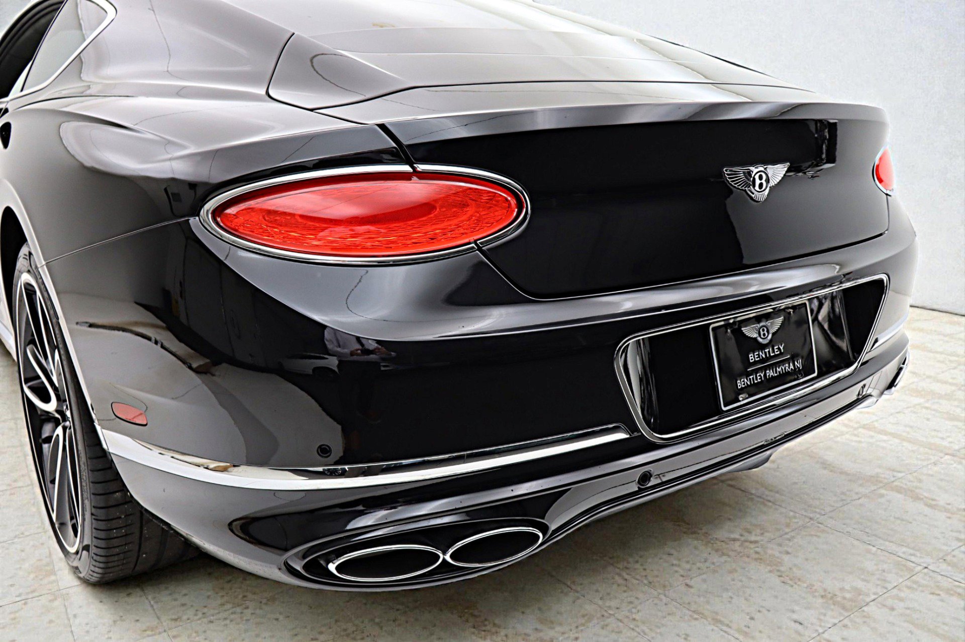 Used 2024 Bentley Continental GT image 11