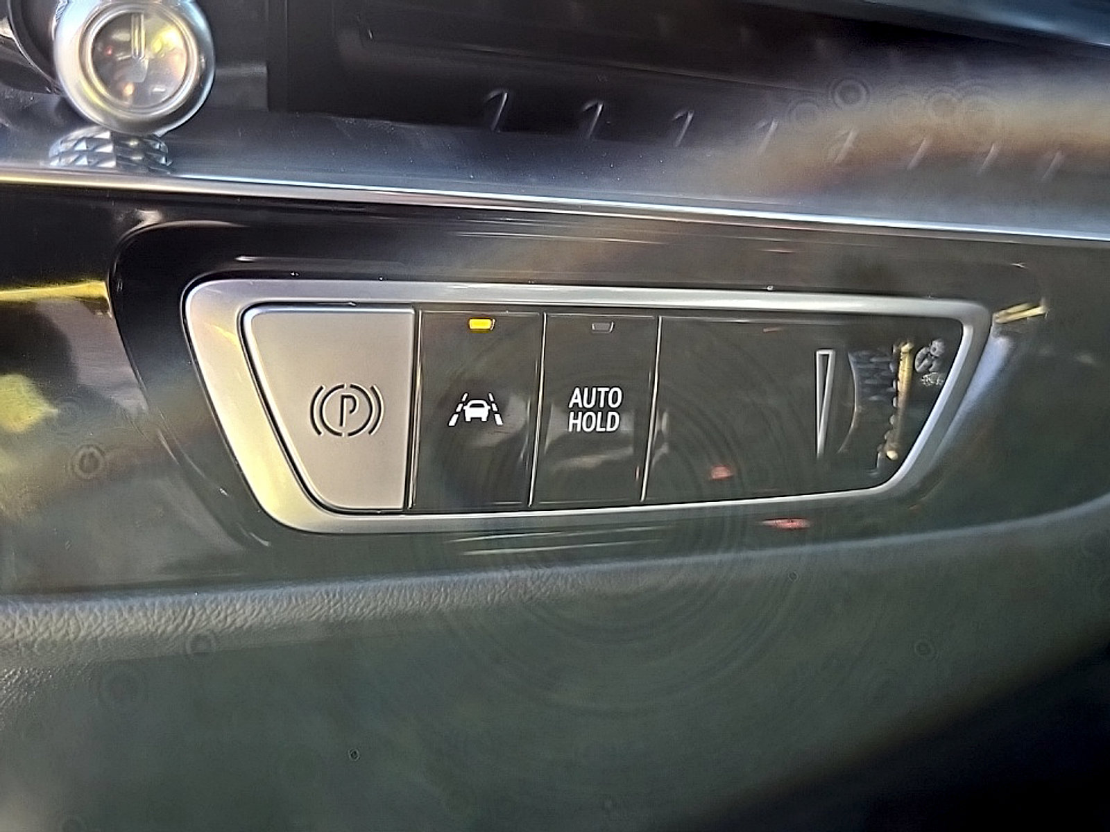 Certified 2024 Cadillac Lyriq Sport AWD/4WD image 22