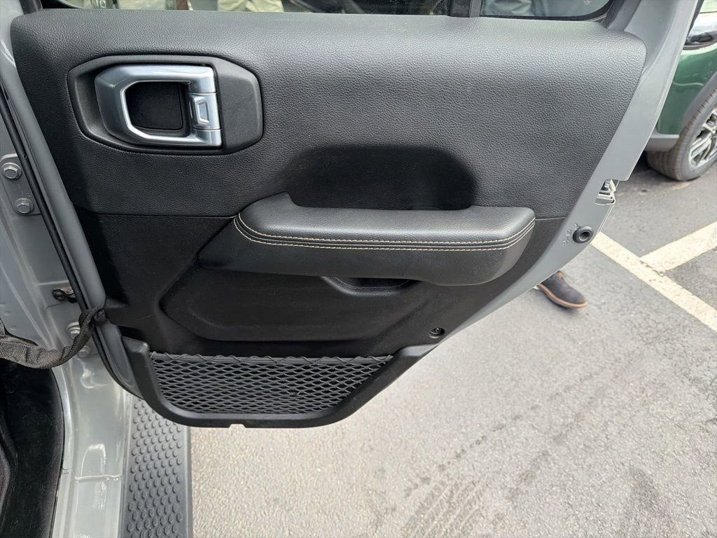 Used 2021 Jeep Wrangler Unlimited Sahara w/ Cold Weather Group AWD/4WD image 12