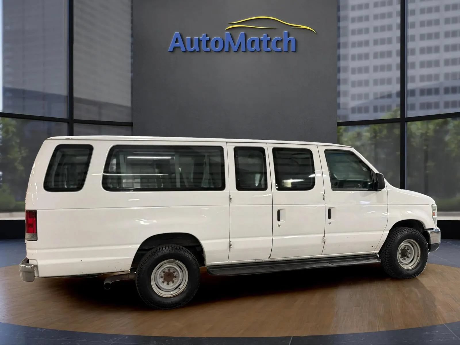 Used 2009 Ford E-350 and Econoline 350 XLT RWD image 11