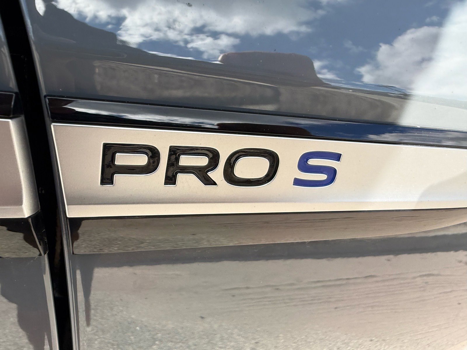 Used 2024 Volkswagen ID.4 Pro S image 24