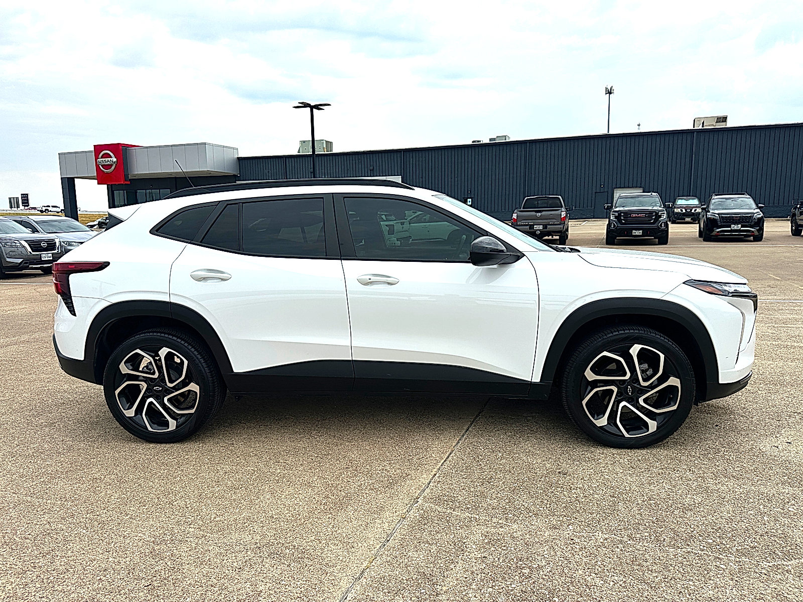 Used 2025 Chevrolet Trax RS w/ Driver Confidence Package FWD image 9