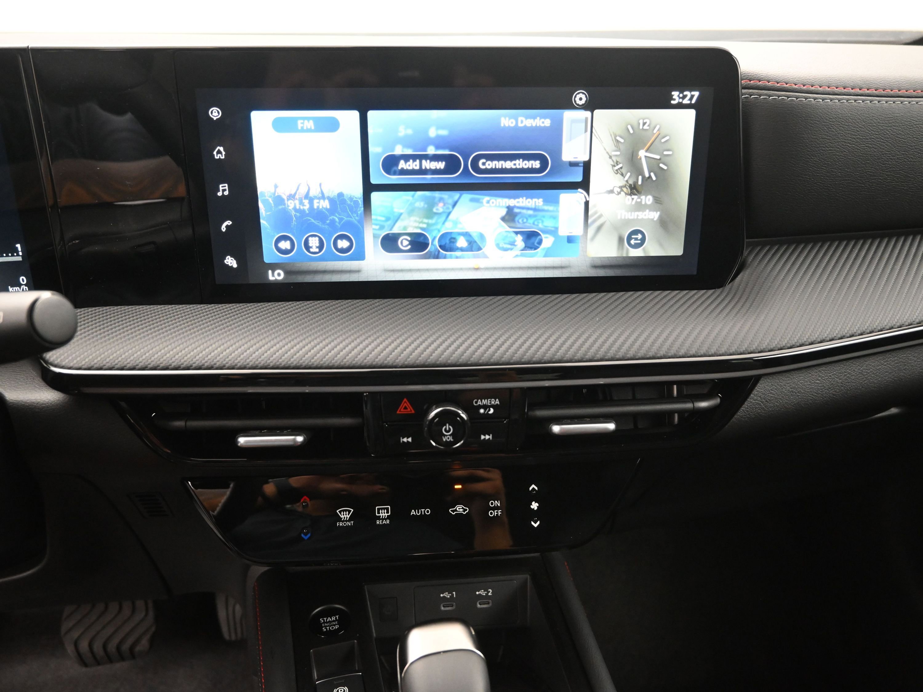 Used 2025 Nissan Kicks SR image 13