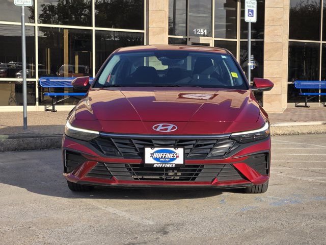 Certified 2025 Hyundai Elantra Hybrid FWD image 2