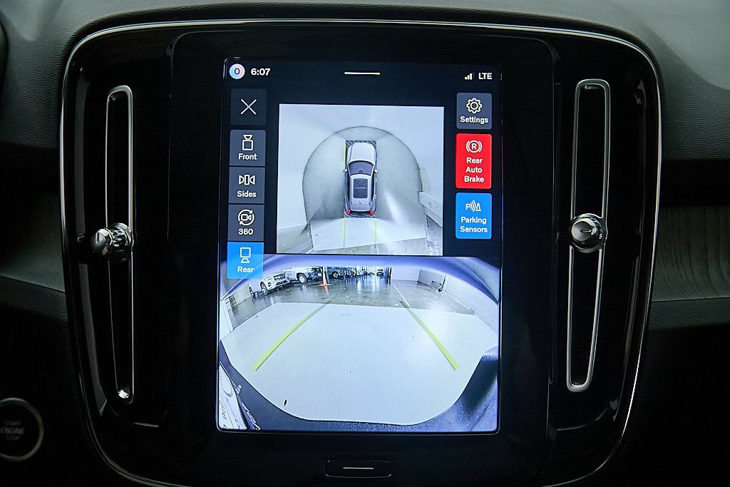 Certified 2026 Volvo XC40 B5 Plus AWD/4WD image 31