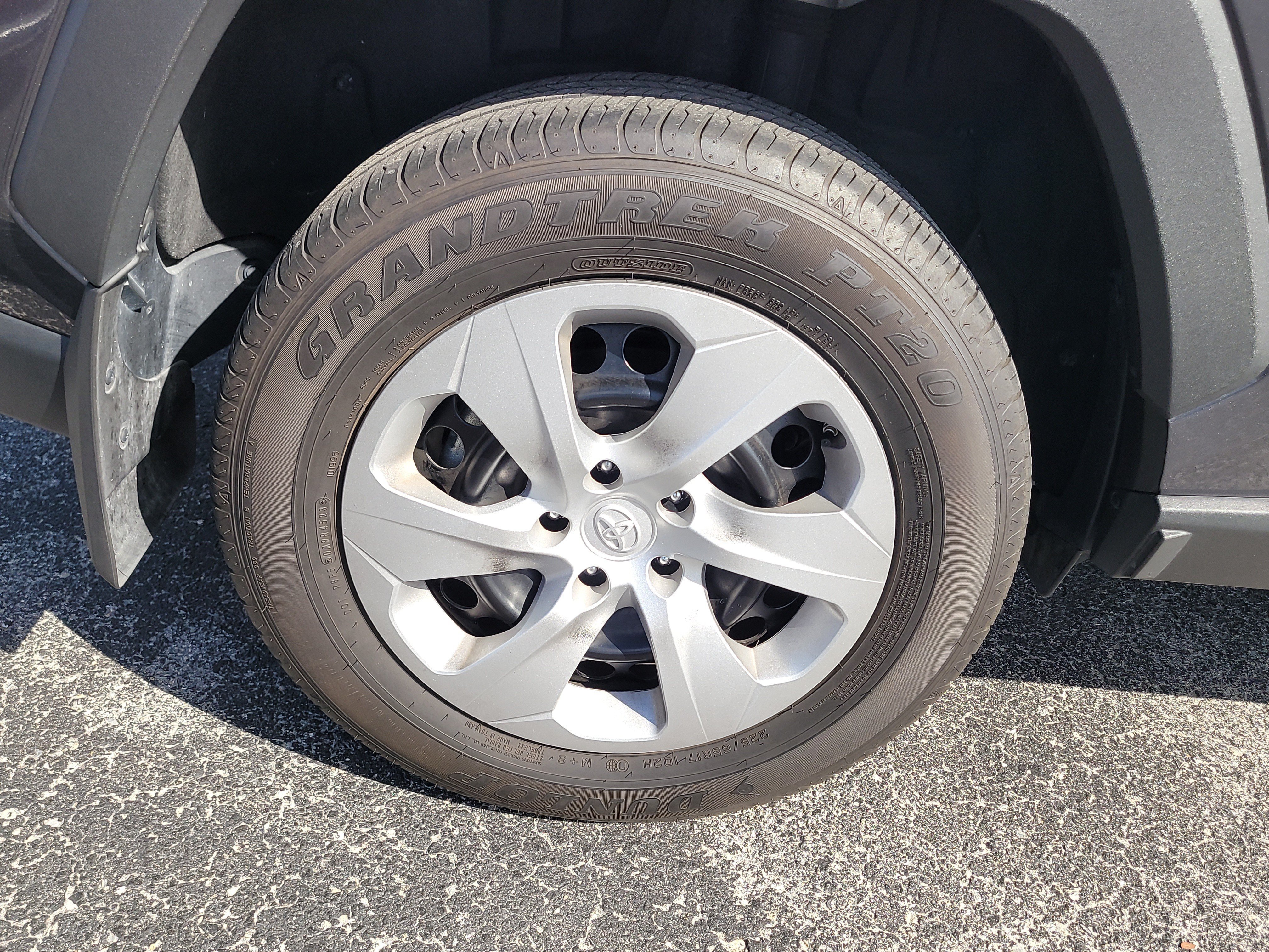 Certified 2024 Toyota RAV4 LE FWD image 9