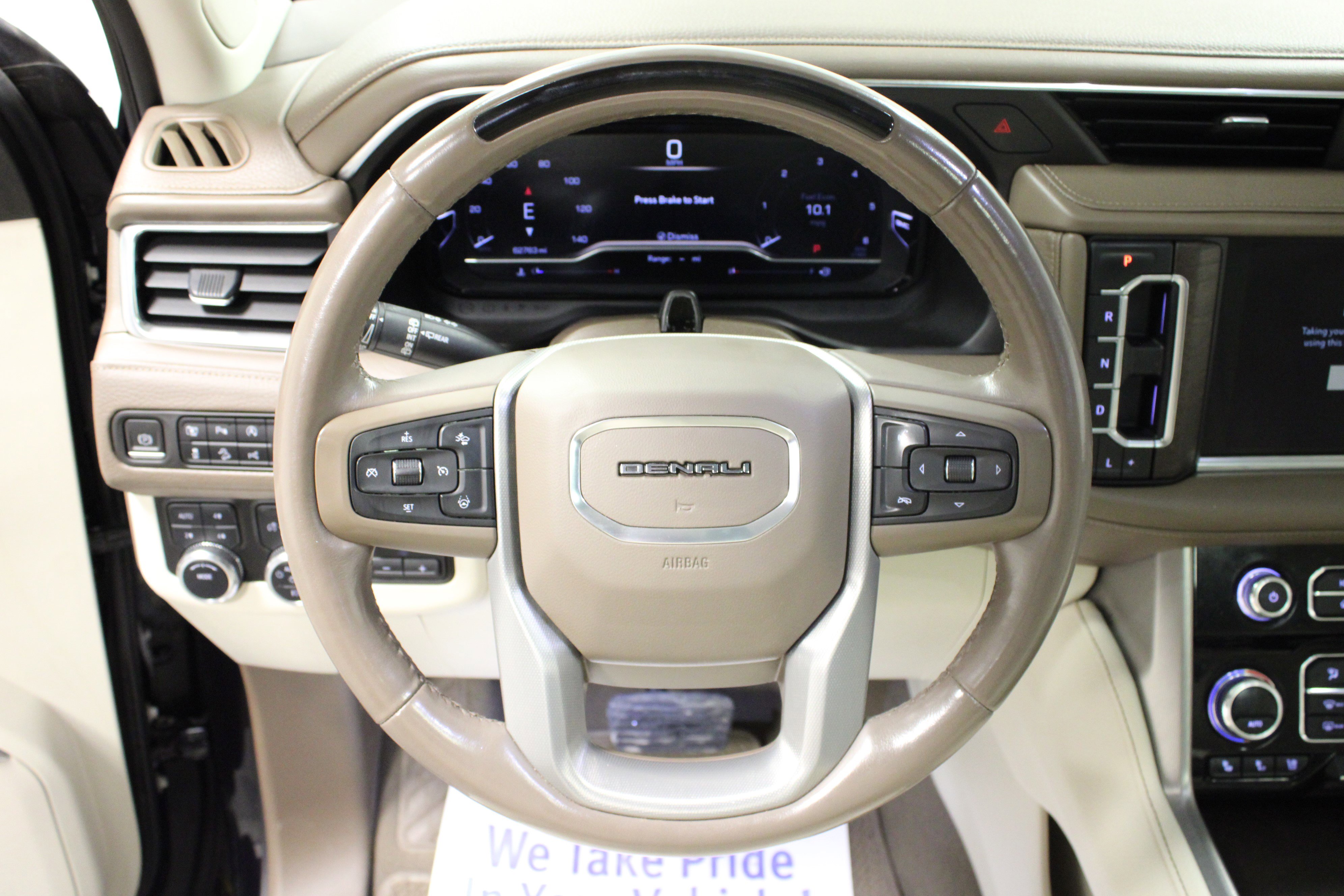 Used 2023 GMC Yukon Denali w/ Advanced Technology Package AWD/4WD image 19