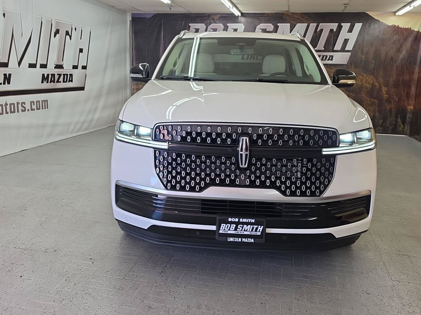 New 2027 Lincoln Navigator L Premier AWD/4WD image 16