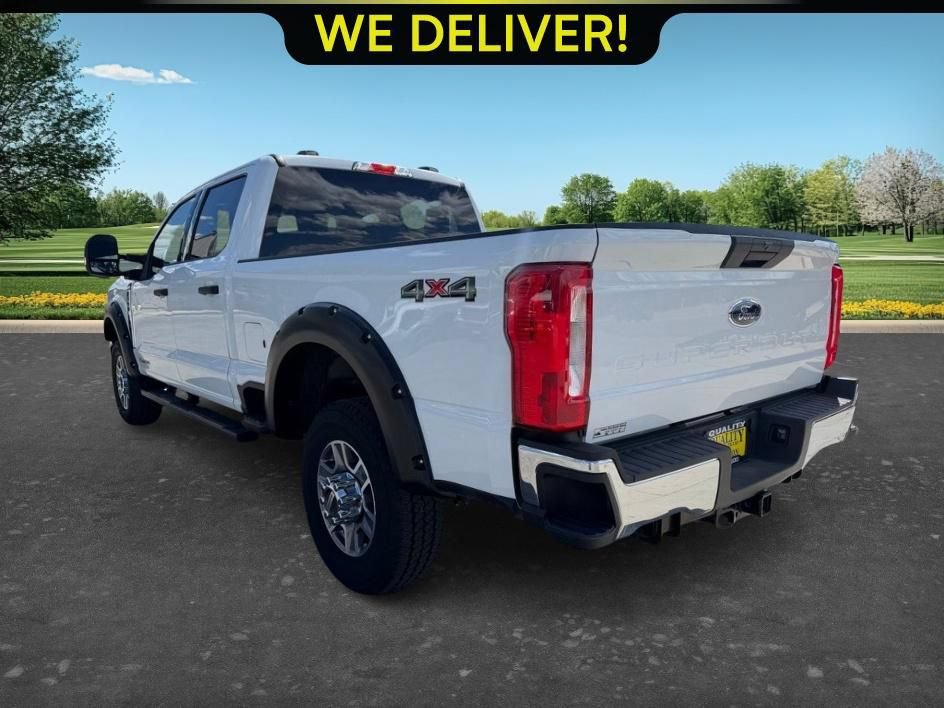 Used 2024 Ford F350 XLT AWD/4WD image 3